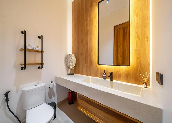 Brand-new With Gorgeous Jungle Views And An Expansive Pool